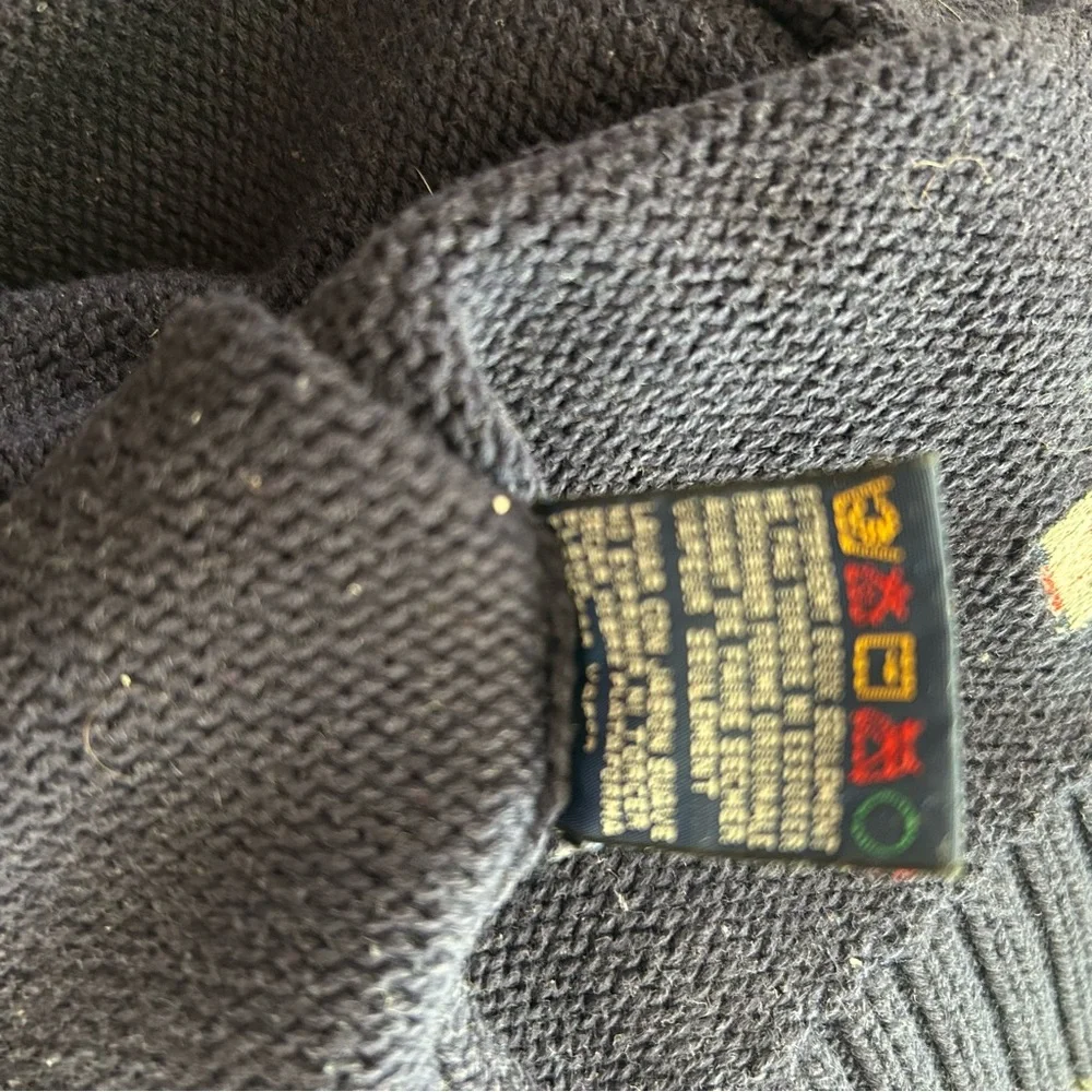 Y2K Men's Tommy Hilfiger Navy Blue Sweater with Gray Stripe‎ Size Large